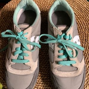 Women’s Saucony size 9 EUC